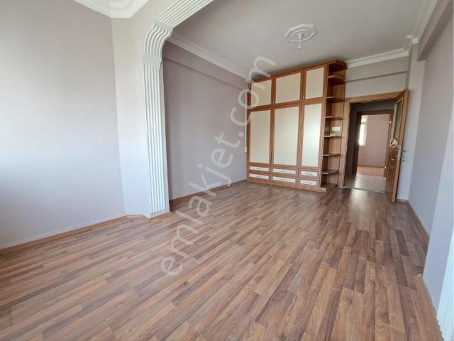 Sahibinden Cadde Üstü