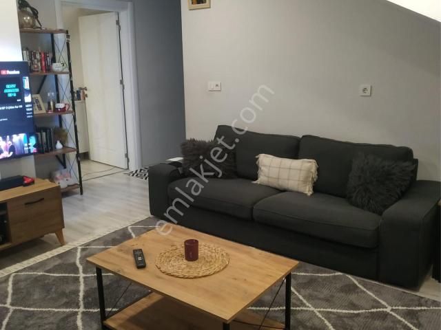 Sahibinden Cevatpaşa Millet Caddesi Üstünde 4 Yıllık Dubleks Daire