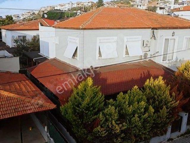 Sahibinden Ev Sahibinden Çeşme Dalyan Marina’ya 1 Dk, Dublex, Bahçeli Villa