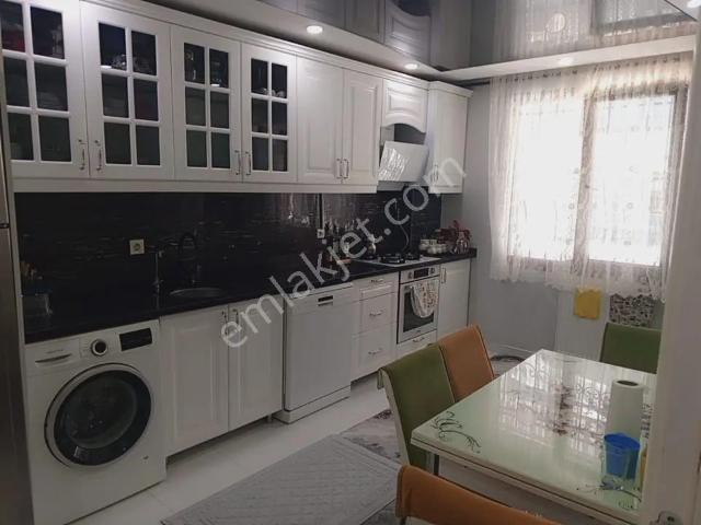 Sahibinden Esenyurt Yunus Emre Mahallesinde 3+1 Yüksek Giriş