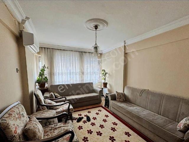 Sahibinden İzmir Asfaltı Üzerinde Konumu Çok Güzel 3+1 Daire