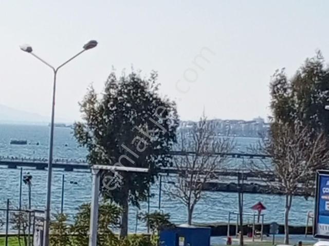 Sahibinden İzmir / Bayraklı Merkezi Konumda Uygun Daire