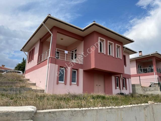 Sahibinden Kaman, Savcılıda 1 Dönüm Bahçeli 2 Katlı Acil Satılık Toki Evi