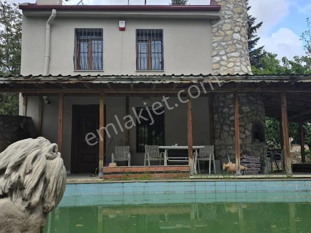 Sahibinden Kayaardı Bağlarında Havuzlu Villa