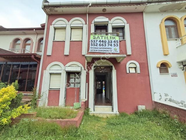 Sahibinden Komisyon Yok Sahibinden Satılık Havuzlu 3 Katlı Villa
