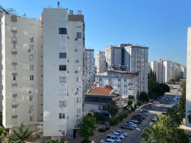 Sahibinden Lara Fener Mah. Özgülkent Sitesi Sahile 500 M Metre Mesafede 3+1 Kiralık Daire