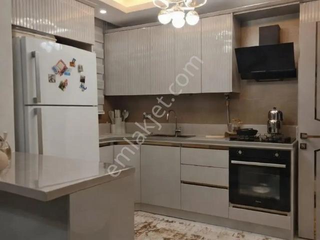 Sahibinden Sahibinden | 1 Yıllık | 3 Cephe | Ada Mutfak | Cam Balkon | Site