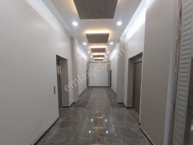 Sahibinden Satılık Bostanbası'nda Kanala Sıfır 3+1 Daire