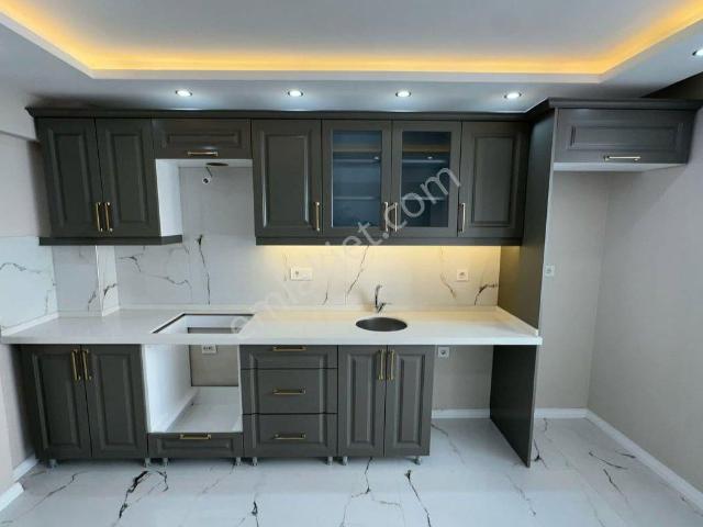 Sahibinden Tarabya Ulaşıma Yakın Kent Aile Binasında 2+1 Daire bu Numara İle İletişime Geçin O537.589.4o.12