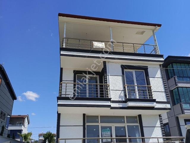 Sahibinden Tekirdağ Marmara Ereğlisi Esentepe De Satılık Villa 5+1