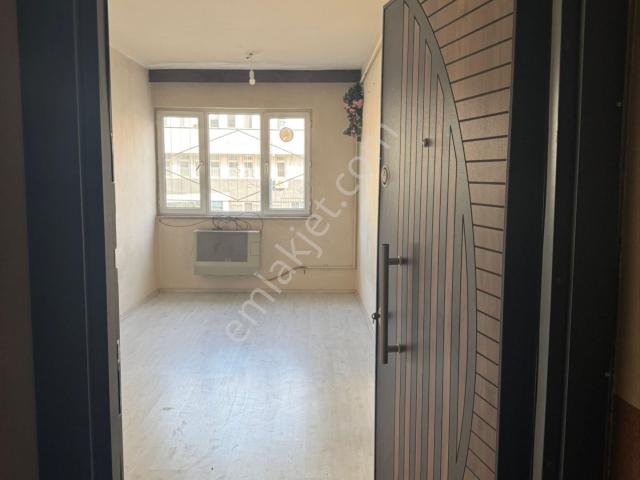 Sahibinden Şükraniye Lale Sk. Müstakil Apt De Kiralık Giriş Kat Daire