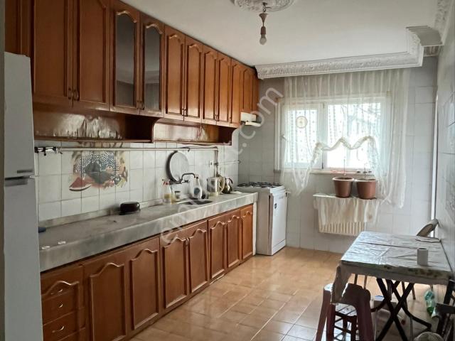 Sahibinden Ultra Genişlikte Küçükköy Merkezde Asansörlü Aile Apartmanı