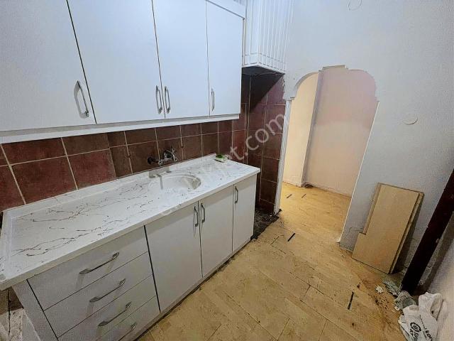 Sahil Tramvay Yakını 2+1 Cadde Üzeri Yüksek Giriş Kiralık Daire
