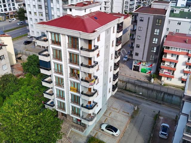 Sahile Yakın Çok Geniş Eşyalı 1+1 Çift Balkon