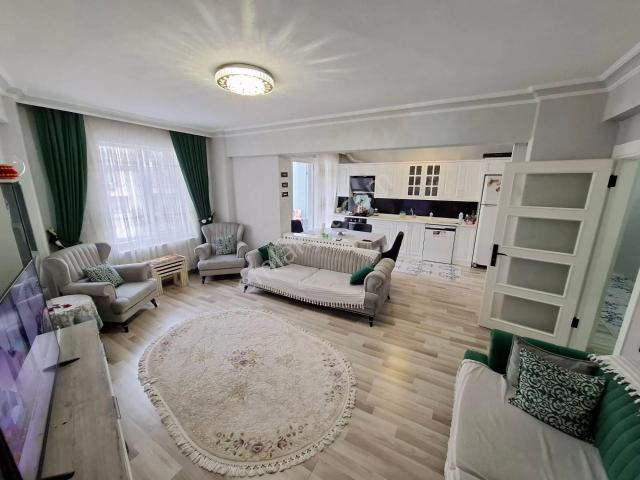 Sahile Yakın Satılık 130m² 3+1 Arakat Masrafsız Daire