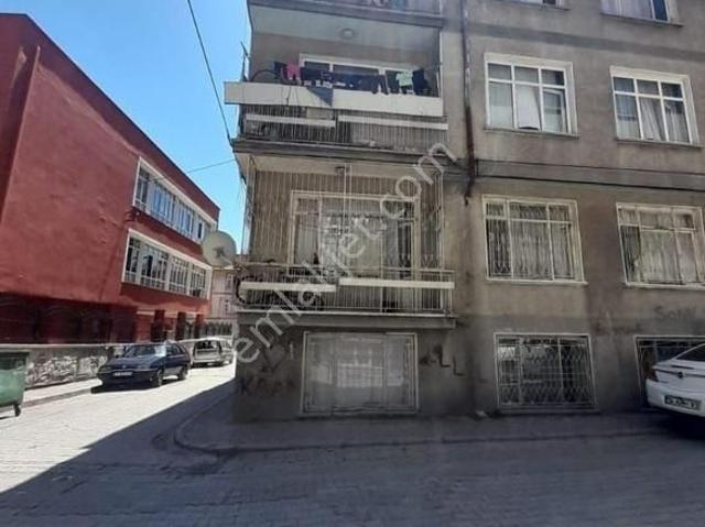 Sahipata Mh. Cumhuriyet Okulu Karşısında 3+1 Arakat Daire