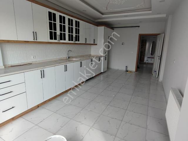 Sahra Emlaktan Yenikent Toki Okullar Bölgesinde Kiralık Daire