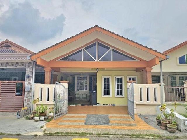 SAIZ BESAR 24x65 Taman Pulai Indah Hall Kitchen Luas