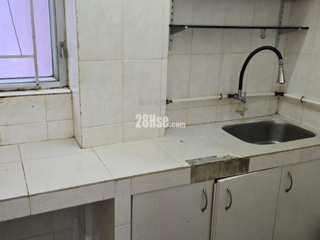 Sai Wan Ho Ko Mong Building [Agency Ads] Mid Floor 4 13|13/F, Middle Floor 1 Room Plus Storeroom Hints