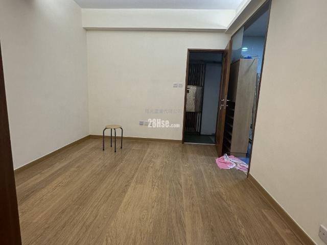 Sai Wan Ho Tai On Building [Agency Ads] Unit 51,High Floor 19 28|28/F Exclusive Agent For Two Bedroom Beautifully Decorated Furniture And Electrical Appliances Hints