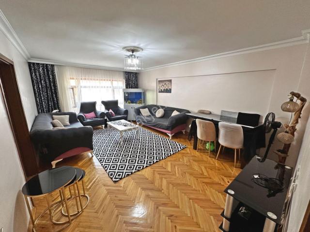 Saimekadın Göbekte Ara Katta Full Yapılı Kilerli Balkonlu 3+1 Satılık Daire