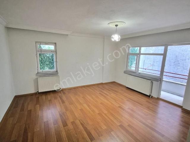 Saimekadında Bağımsız Salon 3+1 Yüksek Giriş Kiralık Daire