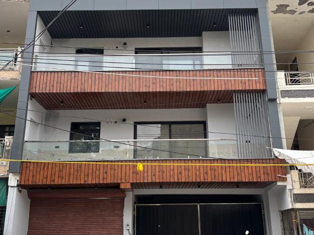 Sainik Colony, Sector 49 3 Bedroom 263 Sq. Yd. Builder Floor in Sainik Colony Faridabad Listing ID: #10346