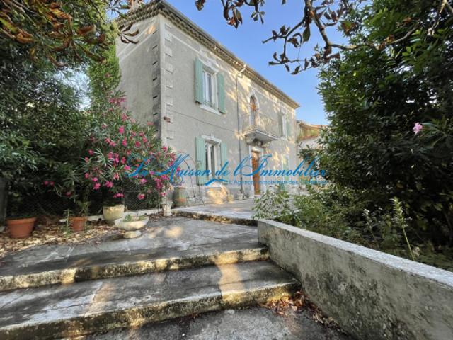 Saint Théodorit Maison avec de 2 logements sur 532m2 de ter