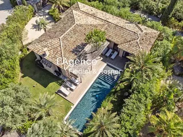 Saint Tropez 83990 Achat / Vente maison 6 pièces t6 piscine