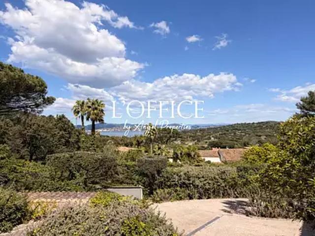 Saint Tropez 83990 Achat / Vente maison 7 pièces t7 piscine
