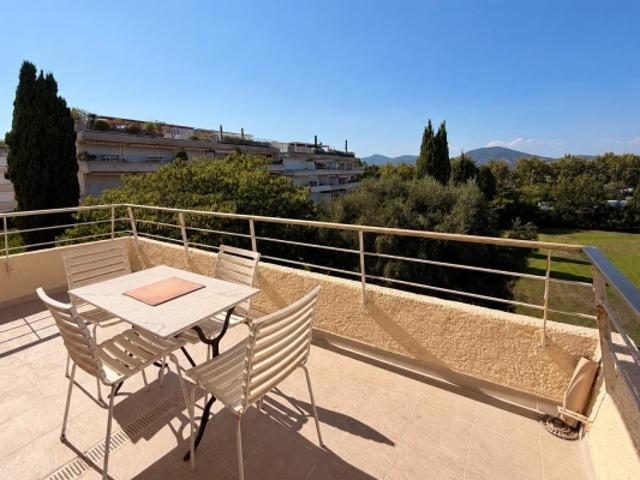 Saint Tropez, appartement avec garage, proche des commerces e.