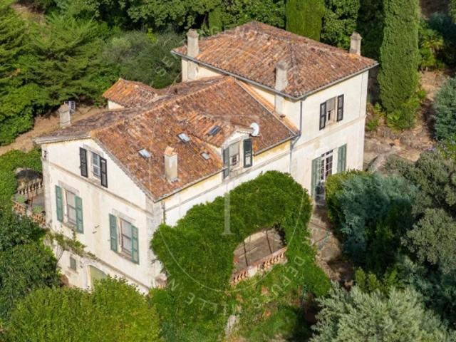 Saint Tropez: Bâtisse de caractère