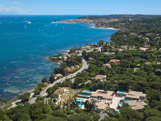 SAINT TROPEZ GASSIN Exclusivité: Superbe villa appartement. 263m² Gassin