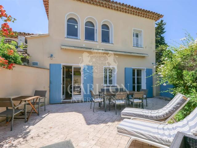 Saint Tropez – Élégante maison provençale à pied de la Place. m² Saint Tropez
