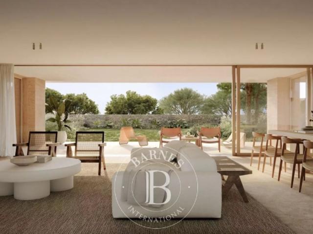 SAINT TROPEZ LUXUEUX APPARTEMENT AVEC 4 CHAMBRES ET TERRASSE