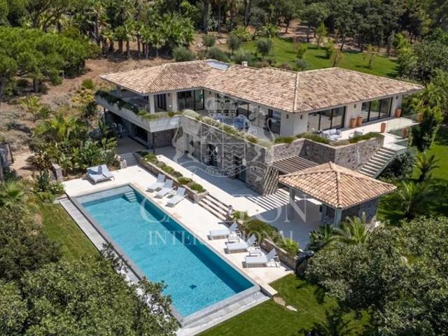 Saint Tropez Maison neuve contemporaine au Pinet