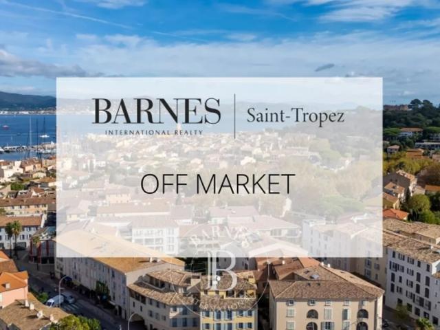 SAINT TROPEZ STUDIO AVEC TERRASSE CENTRE VILLE