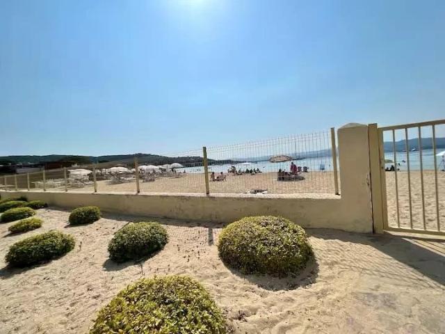 SAINT TROPEZ — PIEDS DANS L’EAU VUE MER 3 CHAMBRES