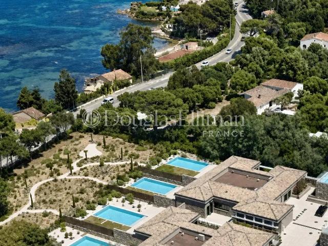Saint Tropez – Villa Neuve avec Vue Mer à Deux Pas de la Plage