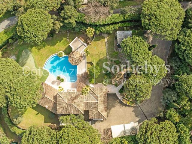 Saint Tropez, villa néo provençale 300 m² vue mer, fort potentiel, proche Pampelonne