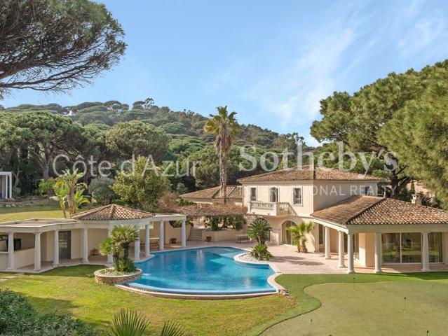 Saint Tropez, villa néo provençale 300 m² vue mer, fort potentiel, proche Pampelonne
