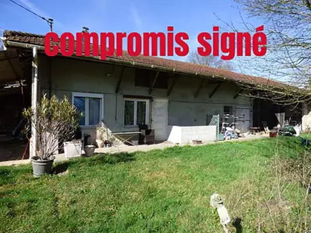 Saint Trivier de Courtes 01560 Achat / Vente maison 2 pièces t2 au dernier étage