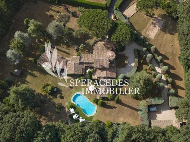 Saint Vallier de Thiey Superbe maison familiale