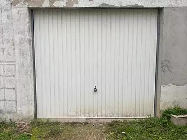 Saint Vallier 71230 Location parking au dernier étage