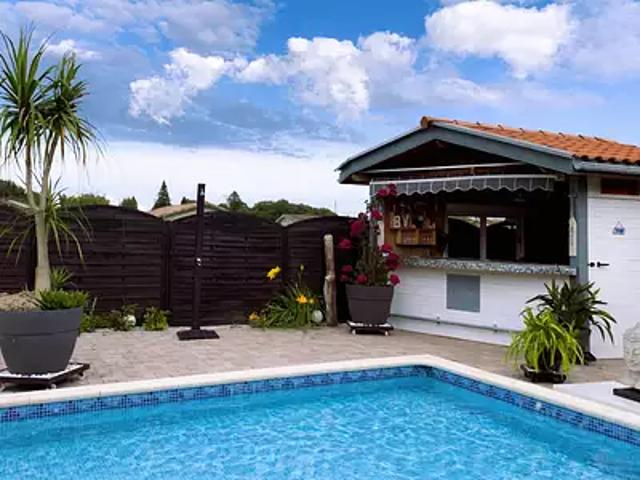 Saint Vincent de Tyrosse 40230 Achat / Vente maison 5 pièces t5 au dernier étage piscine