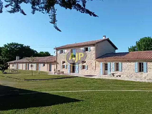 Saint Vivien de Médoc 33590 Achat / Vente maison 13 pièces t13