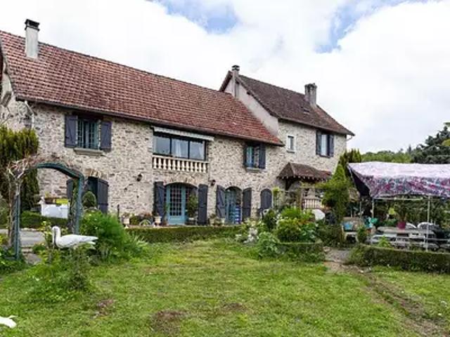 Saint Yrieix la Perche 87500 Achat / Vente maison 12 pièces t12 parking