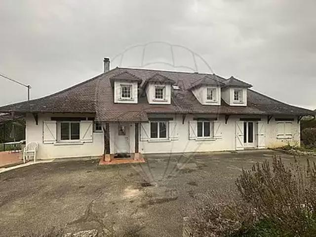 Saint Amour 39160 Achat / Vente maison 8 pièces t8