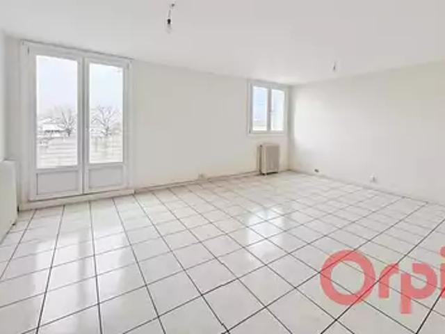 Saint Amand Montrond 18200 Achat / Vente appartement 3 pièces t3 cave balcon
