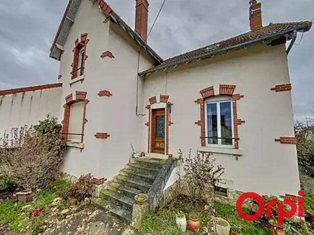 Saint Amand Montrond 18200 Achat / Vente maison 5 pièces t5 jardin cave